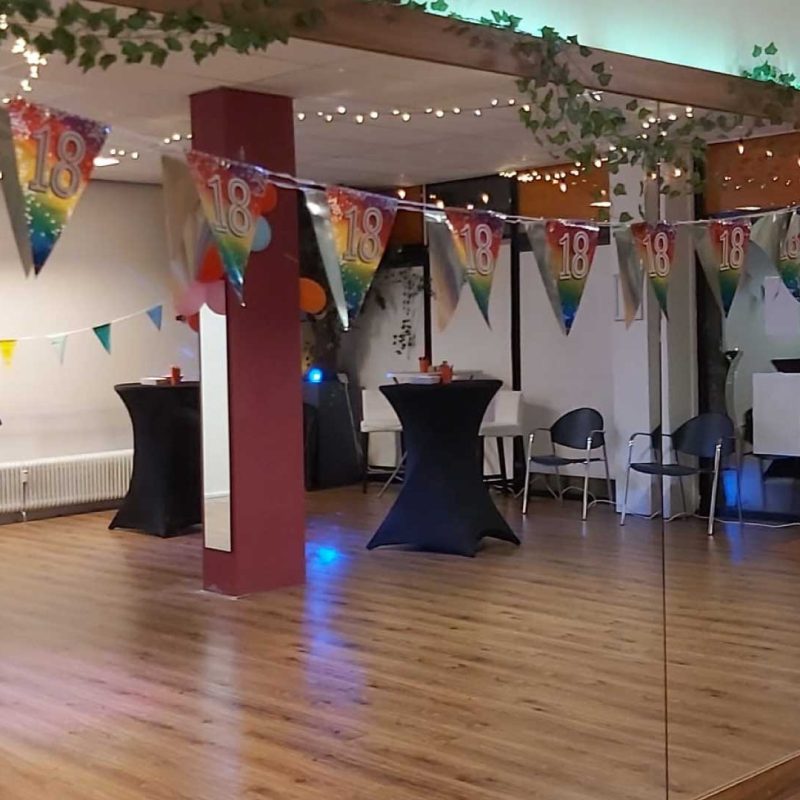 Zaalverhuur-enschede-verjaardag-feest-zaal-huren-enschede-kleine-zaal-huren-enschede